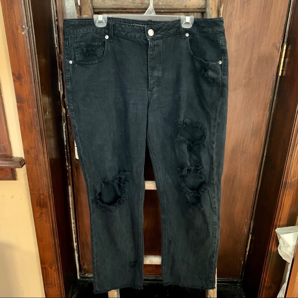American Eagle size 16 short black ripped jeans